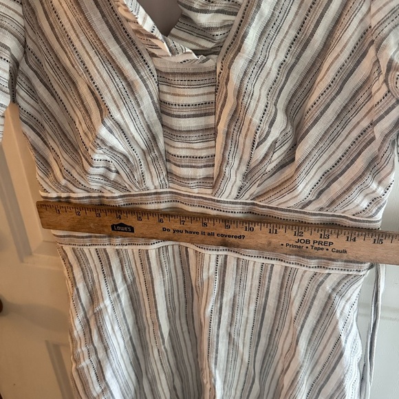 White and Tan Wrap Midi Dress with Cowl Neck and Flutter Sleeves size 10 - Picture 13 of 13